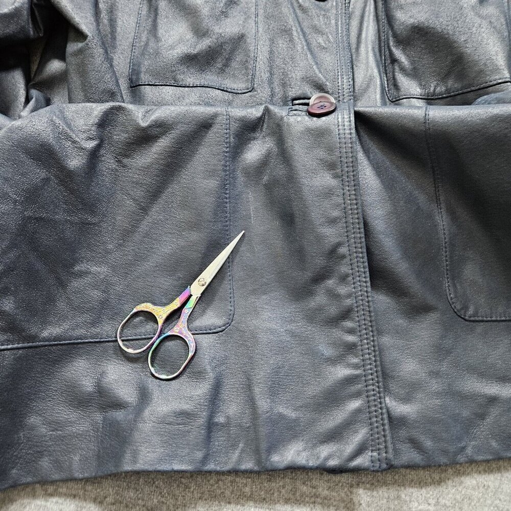 Danier Jacket Womens L Eggplant Purple Leather Pockets Buttons Lined Classic - Picture 12 of 16